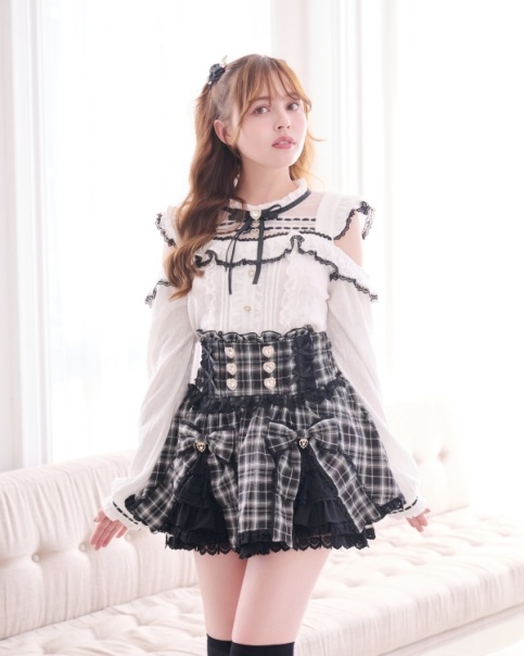 フロントリボンフリルスカパン ｜ LIZ LISA（リズリサ）公式通販