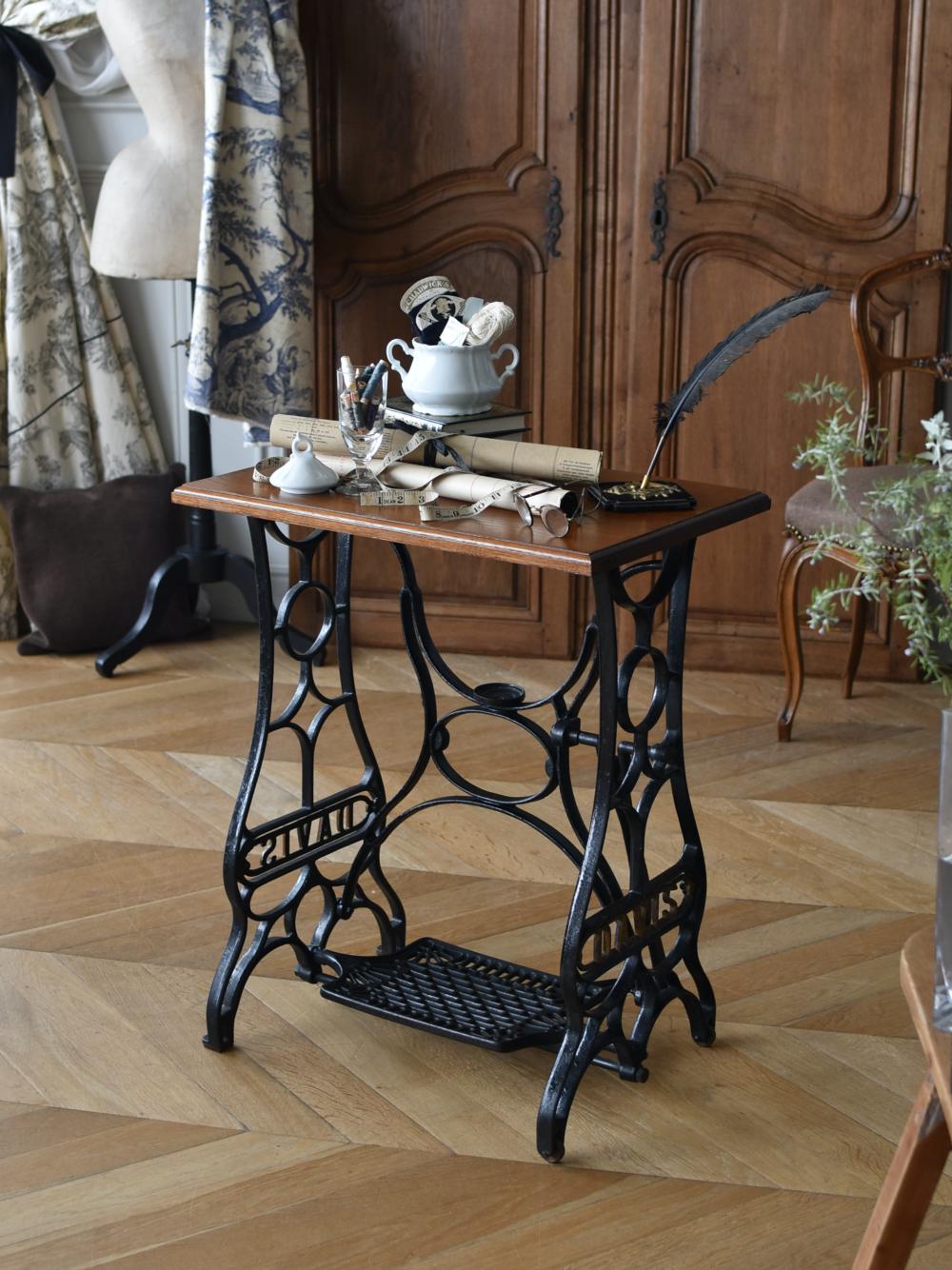 アメリカアンティーク家具 鉄脚テーブル.23 ミシン台