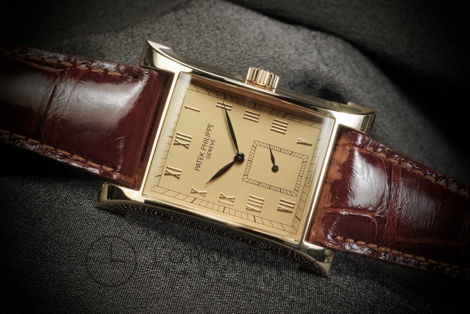 Patek Philippe - Ref. 5500 Pagoda 1997 Commemorative Limited