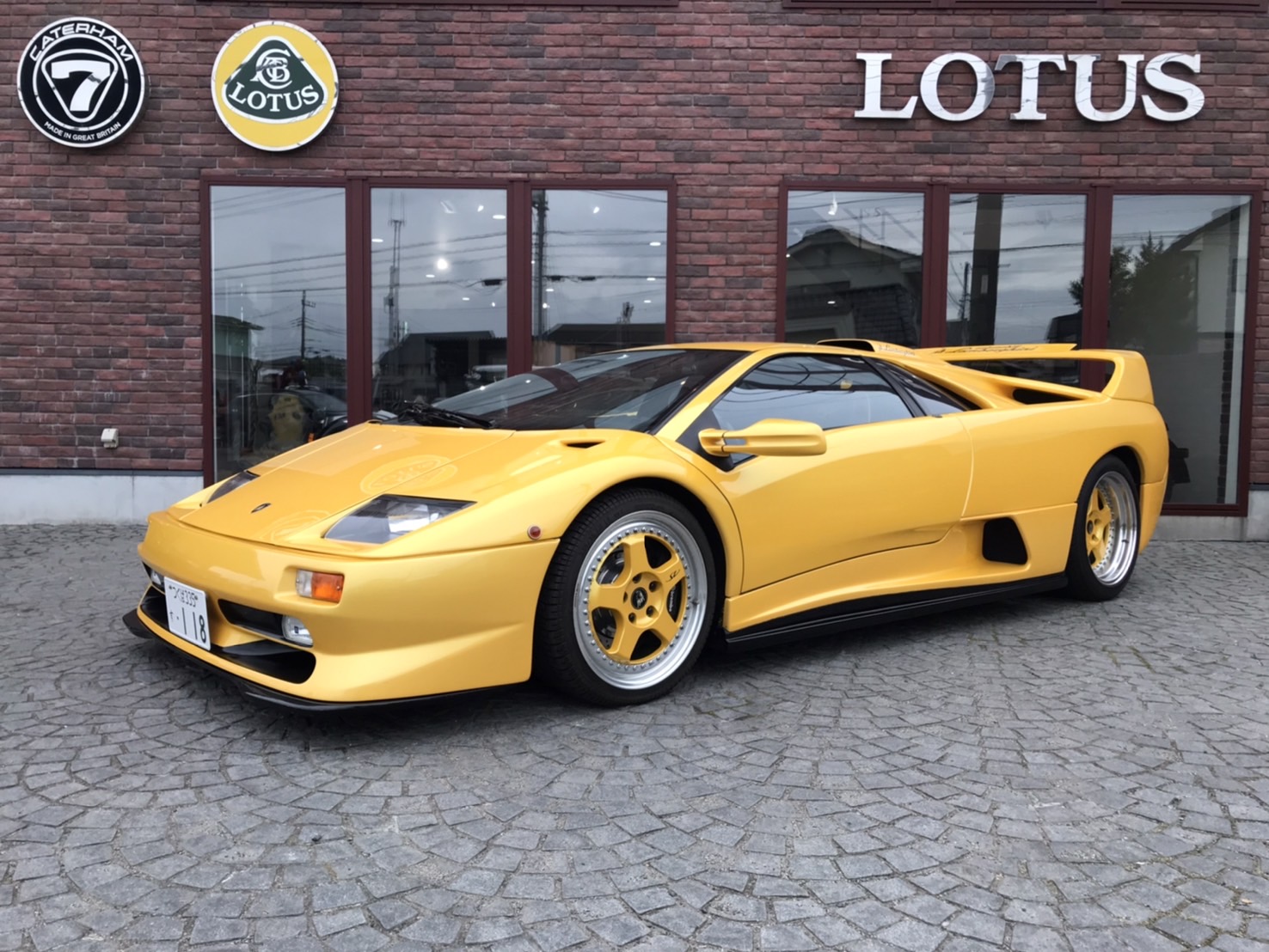 ﾗﾝﾎﾞﾙｷﾞｰﾆ】ﾃﾞｨｱﾌﾞﾛ SV SE35 Roland Affolter｜ストックカー｜株式会社