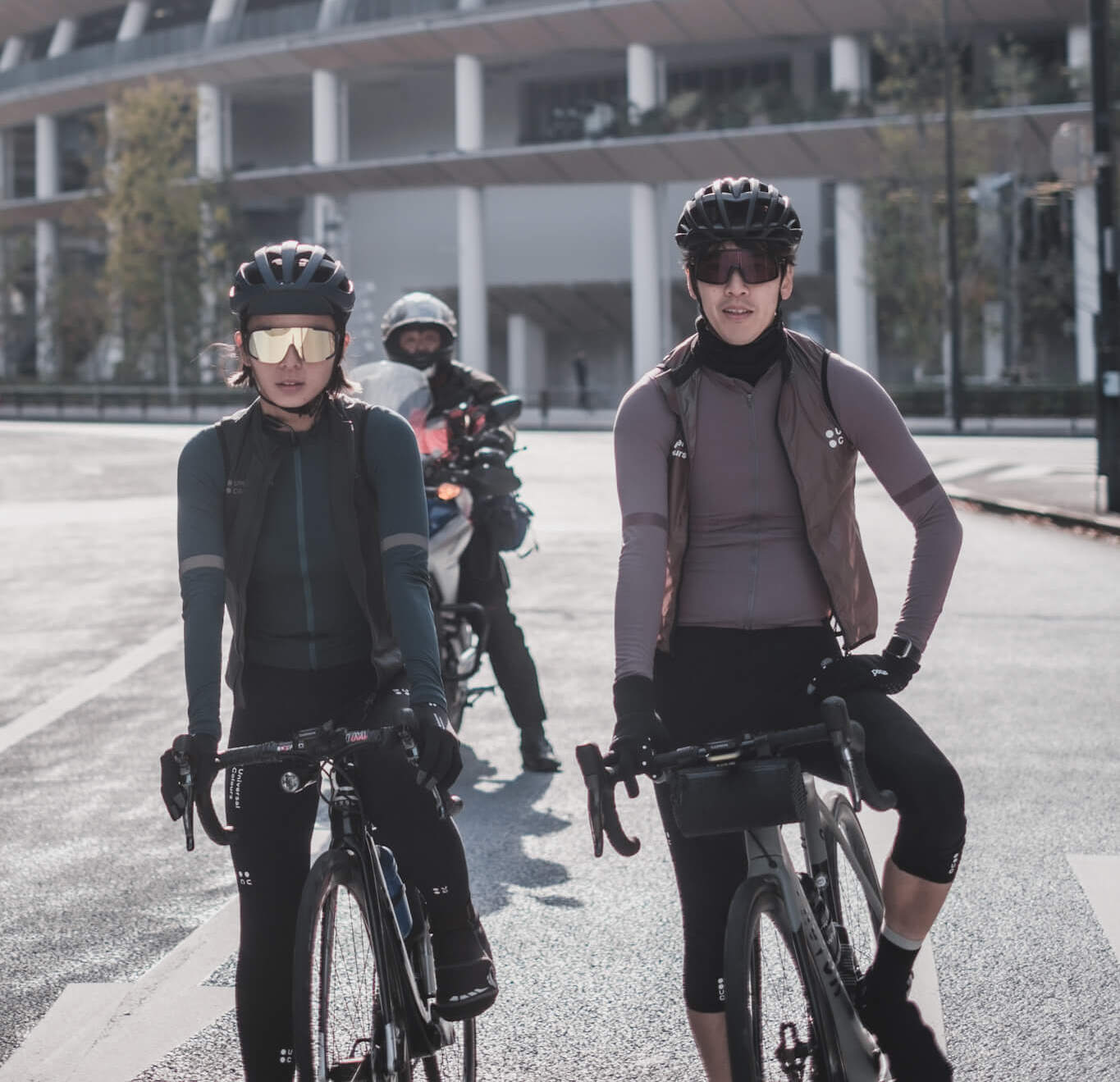 Universal Coloursレビュー：“自分色”を引き出す、ニュートラルな美学