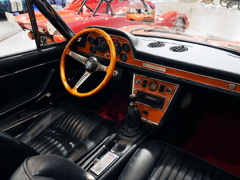 さわさわ 1/18 BoS フィアット ディノ2000クーペ フェラーリ bos ボス