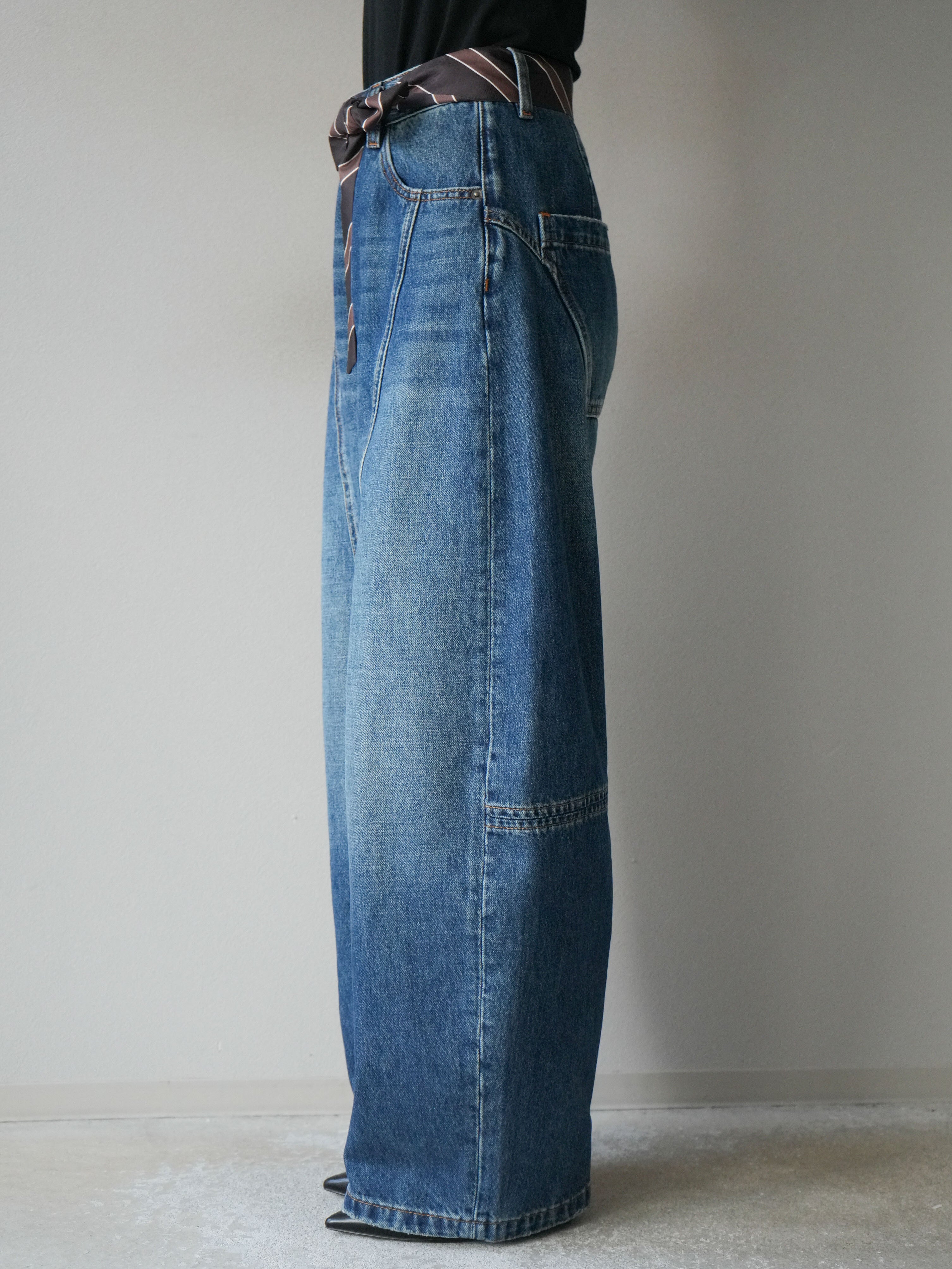 予約]スカーフベルト付カーブデニムパンツ/ブルー – Lumier