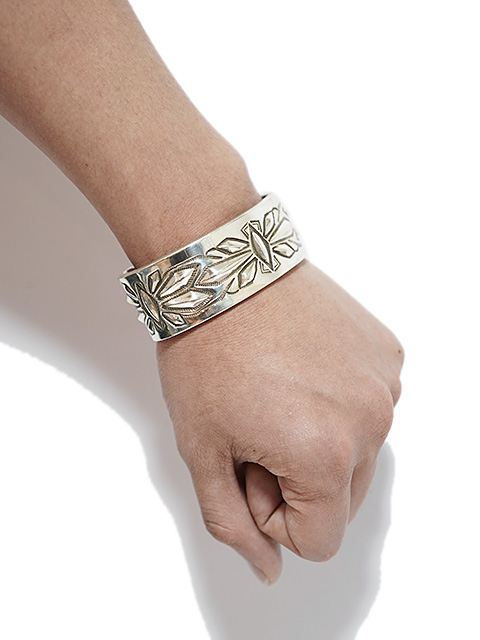 RAY ADAKAI（レイアダカイ） 】 ダブルスタンプシルバーバングル - Lua