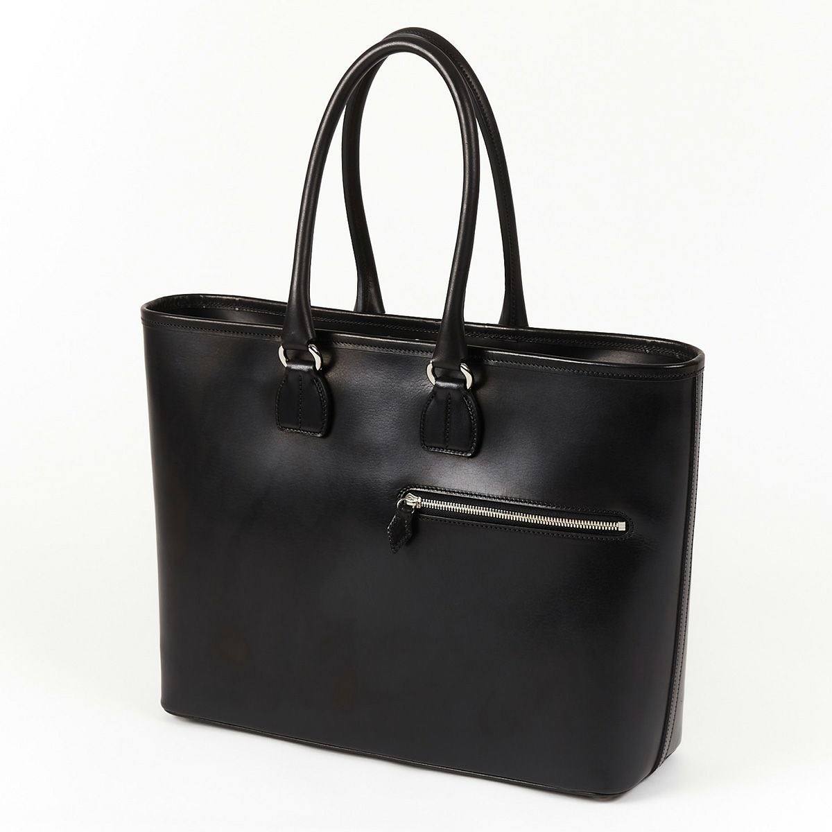 万双のトートバッグ