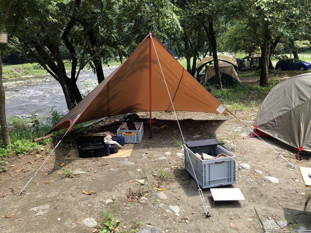 スノーピークペンタシールド レビュー。おしゃれカラーが際立つタープ