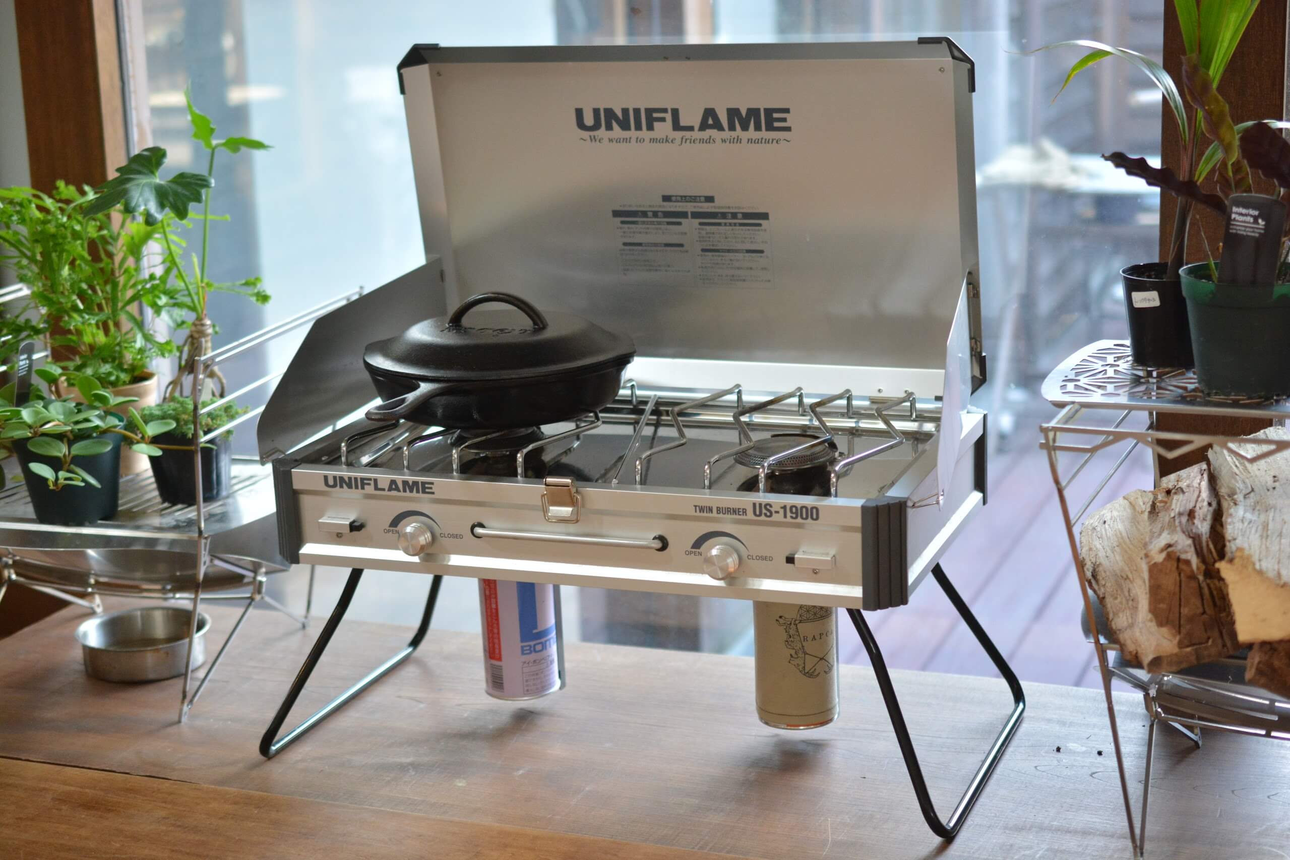 ユニフレーム ツインバーナーUS-1900 レビュー。スタイリッシュ、安定