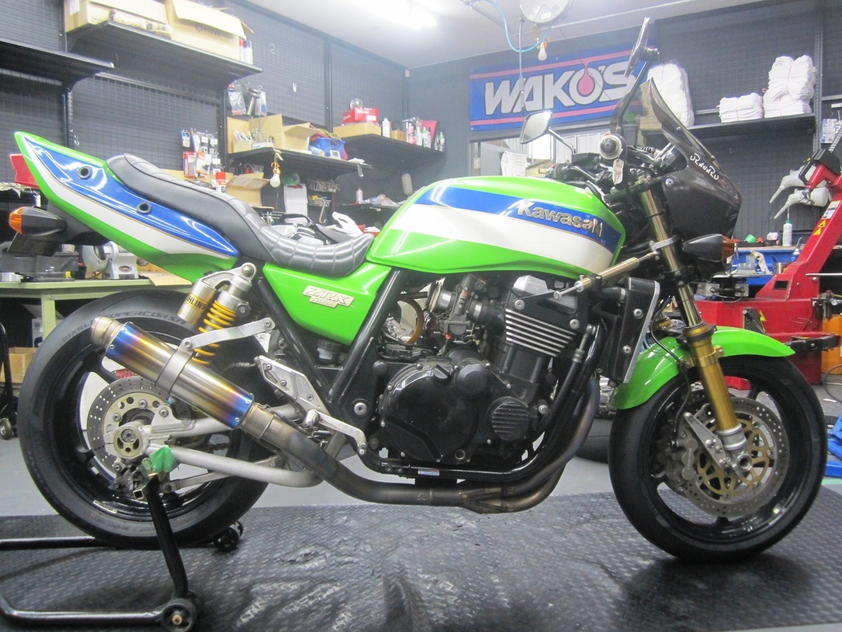 KAWASAKI【ZRX1100 前後タイヤ交換】ピレリ スーパーコルサV3 - NAPS