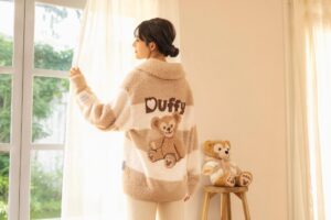 ダッフィーとお揃いで着られるgelato piqueのカーディガン 東京