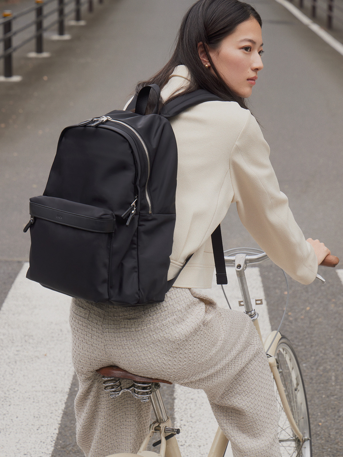 使う人の所作まで美しく ロペ エポールの最新通勤バッグ｜THE NIKKEI