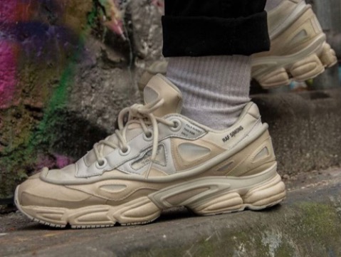 スニーカートレンド】RAF SIMONS x adidas “OZWEEGO” (ラフシモンズ