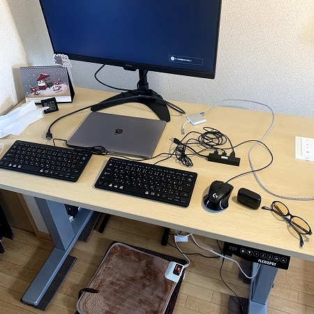 テレワーク用に幅100cmの「Bauhutteキーボードスライダー」で