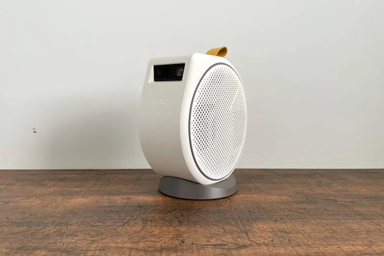 BenQ GV30をレビュー！独創的なスライド機構で135度角度調整できる