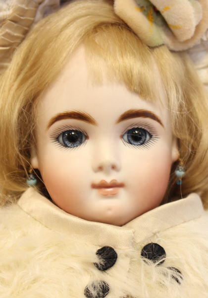 三橋 昌子作 / ゴーチェ スクロール と ケストナーのミニョネット