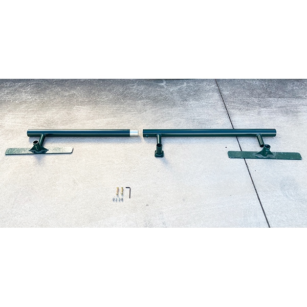 室内 鉄棒、体育体操マット、スケートボードセクション スケボーレール