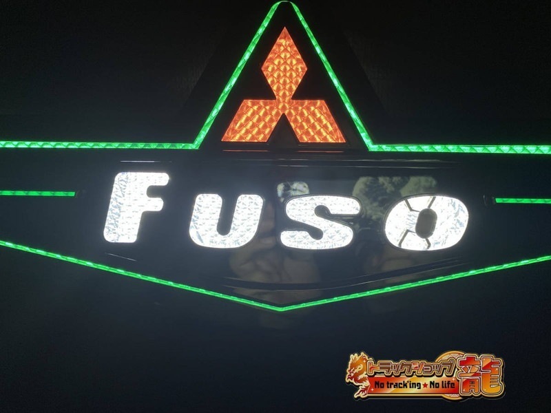 ステンレス 中型 バスマーク アンドン 超薄型 鱗柄 厚み50mm 8mm丸棒