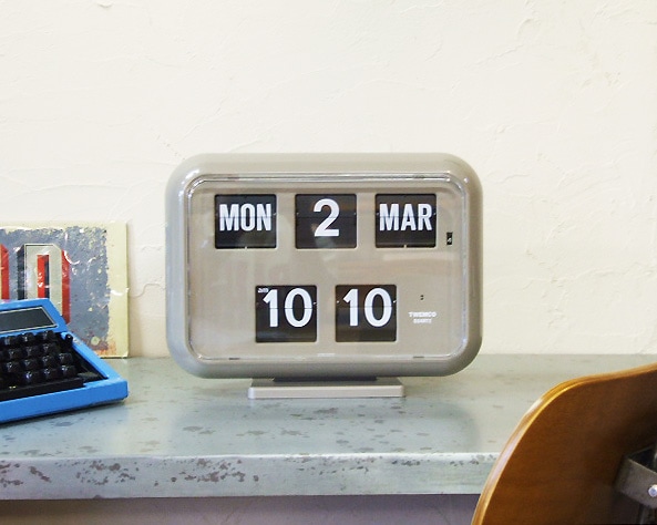 TWEMCO/トゥエンコ｜デジタル カレンダークロック グレー｜Calendar