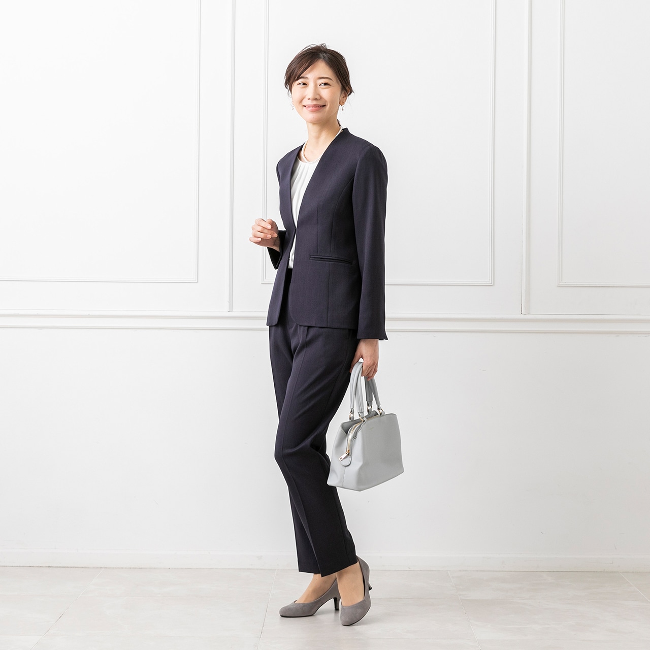 商品番号2002310]カラーレスジャケット×ストレートパンツのネイビー