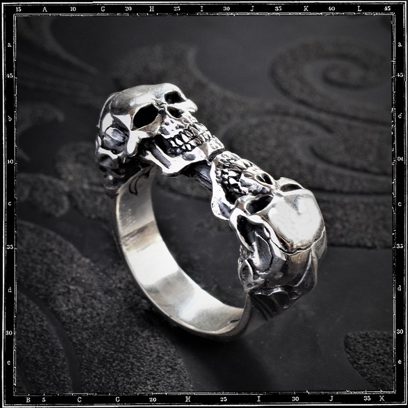 TWO SKULLS TUDOR RING - JUMBO | クレイジーピッグ公式オンライン