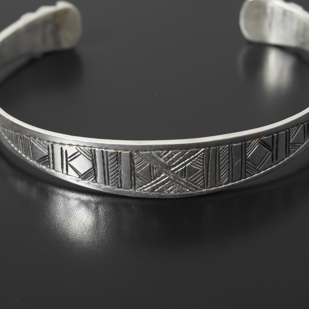 トゥアレグ シルバー ジュエリー TOUAREG SILVER JEWELRY フラット