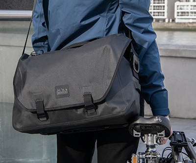 Messenger Waterproof Bag 20L Black | ブランドで選ぶ,BROMPTON