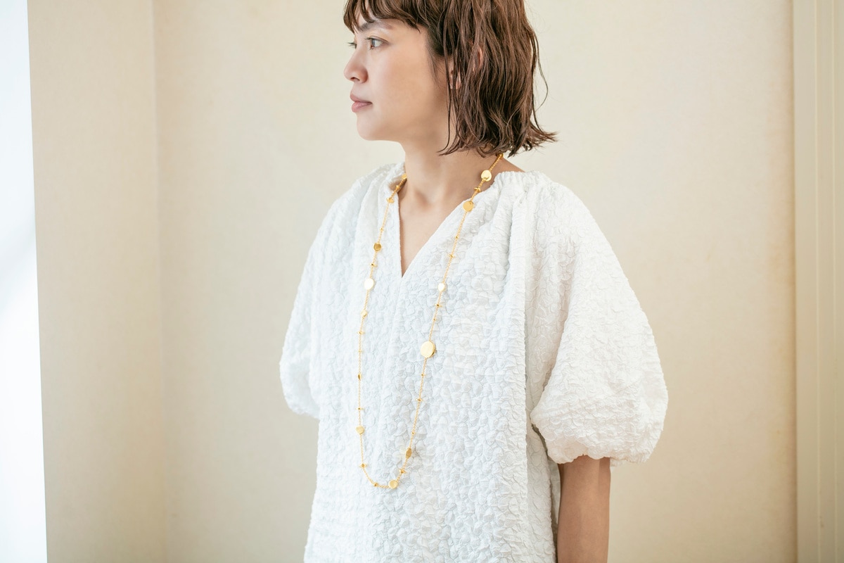 ヴォアラクティ ロングネックレス ゴールド