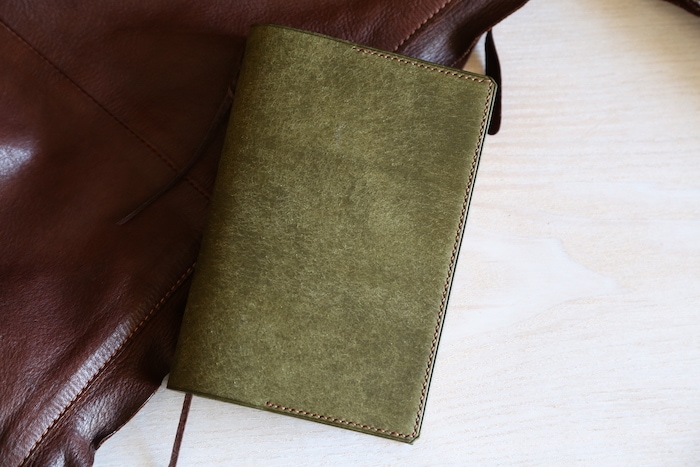 サイズの選べるブックカバー オリーブグリーン | Case & Cover,Book