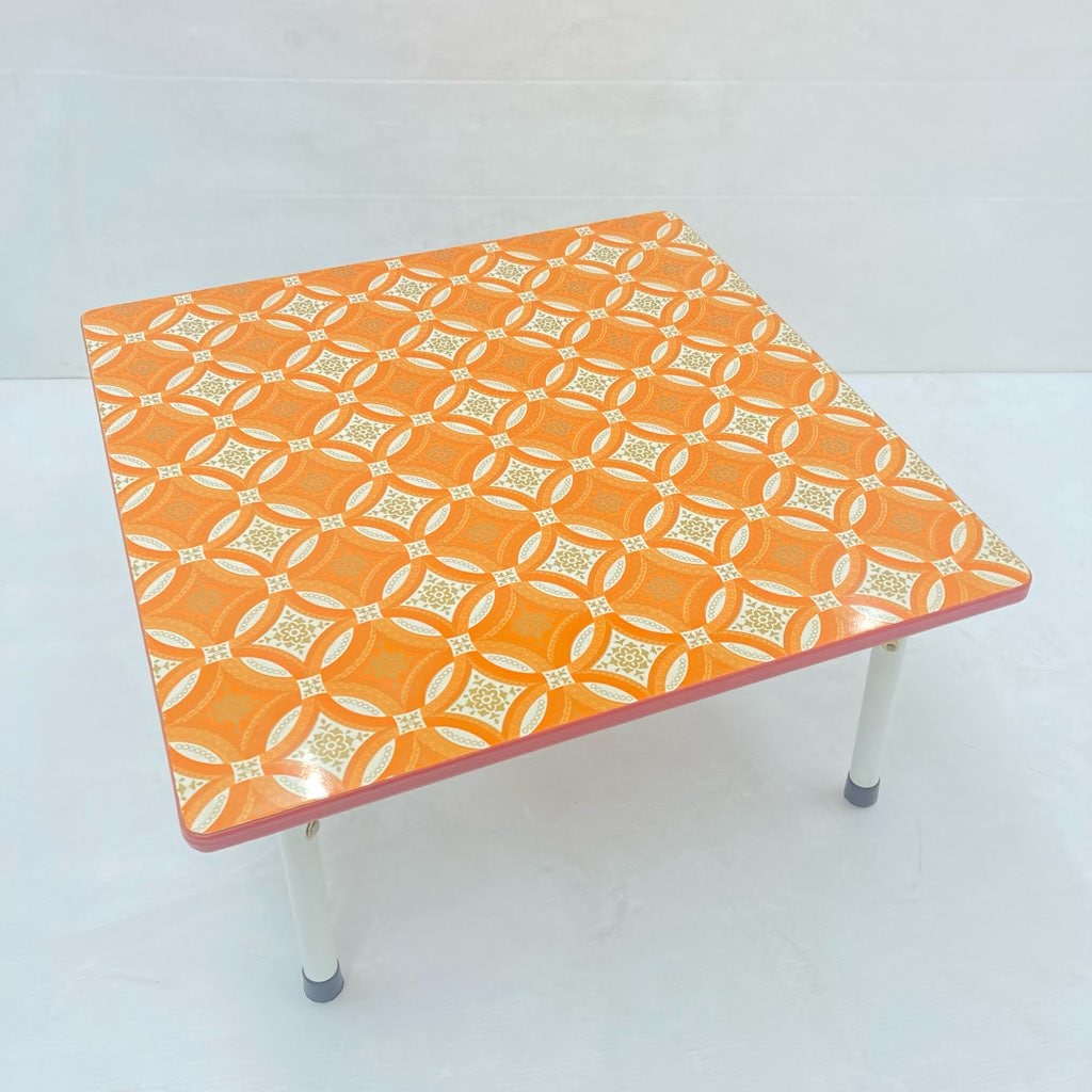 中古 昭和レトロ 折りたたみテーブル 七宝繋ぎ柄 オレンジ系 W60×D60×H30