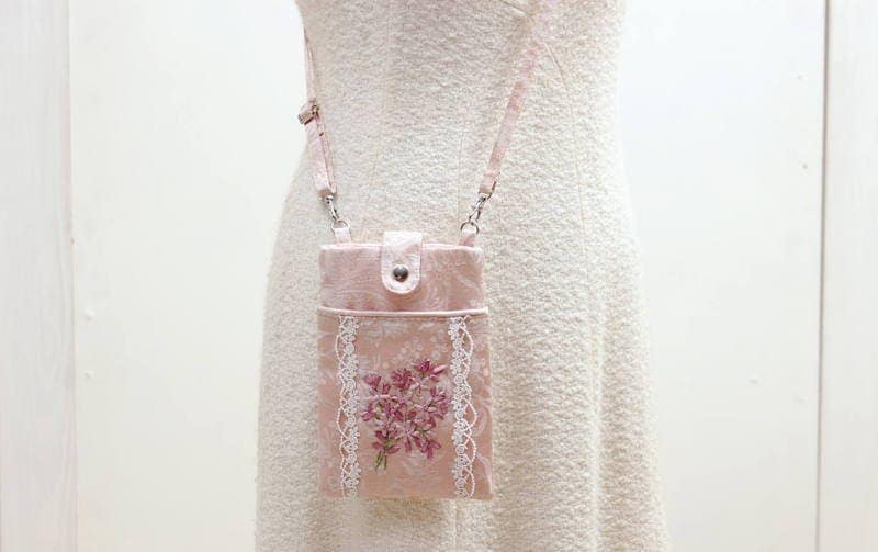 リボン刺繍 スマホポシェット 約19×13cm [Florette]｜インテリアレース