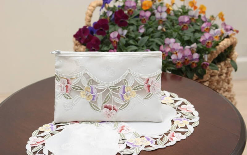 花のコード刺繍 マルチケース 約12×20cm｜インテリアレース・テーブル