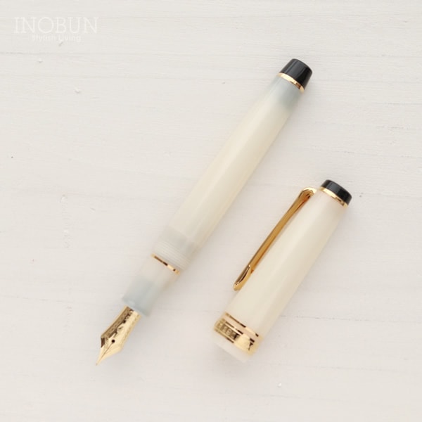 万年筆 セーラー SHIKIORI -四季織- 雪月空葉 名月/IV 中細 記念日