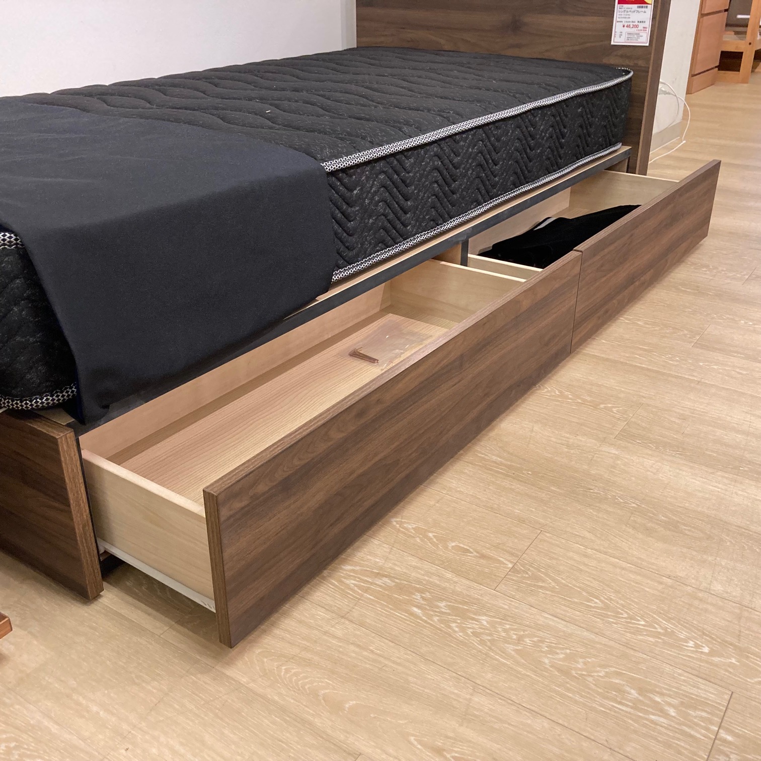 H展示特価】 シングルサイズベッドフレーム サクヤ 引き出し付 ダーク