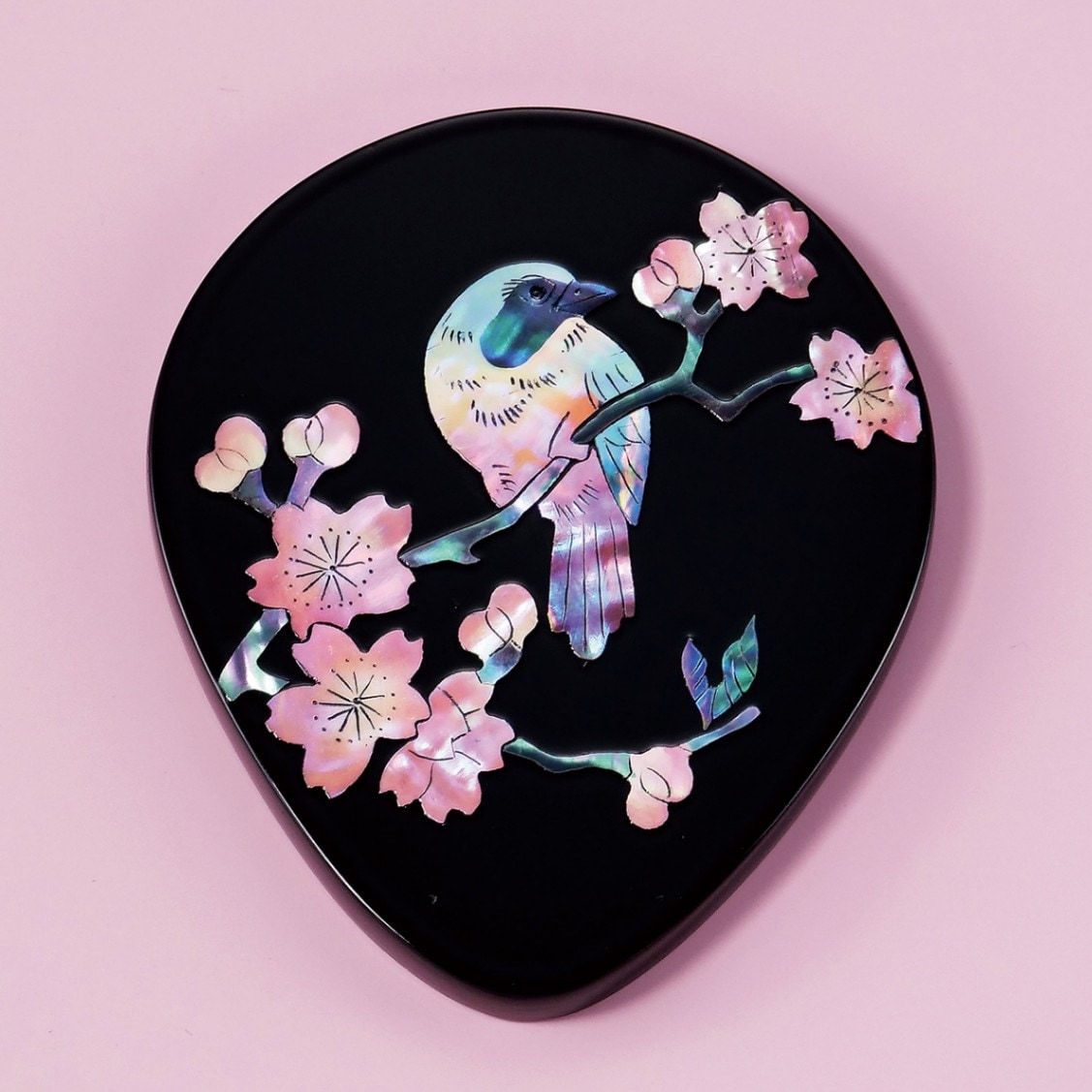 叙勲褒章叙位の記念品と額縁 螺鈿細工 手鏡 桜に樫鳥 | すべての商品