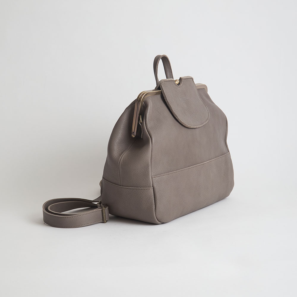 Kanmi./カンミ mukurino がま口 3WAYリュック B24-97 バッグ リュック