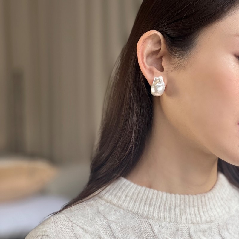 Misha(ミーシャ) 淡水パールホワイトオイスターピアス｜自由が丘COUGUE
