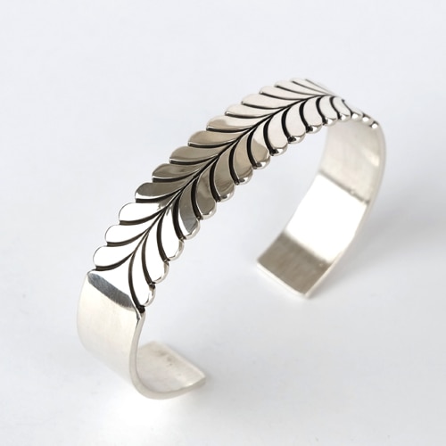 146mm スティーブイエローホース リーフ バングル｜マライカ公式通販