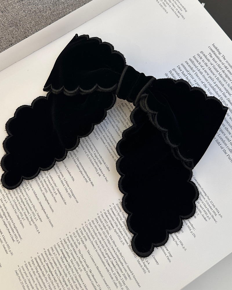 残りわずか】スカラップベロアバレッタ | All Items | MARONENONFEE