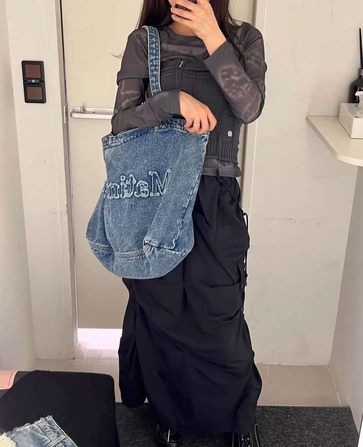 MATIN KIM デニム トートバッグ LOGO WASHED DENIM TOTE BAG｜MIRISE