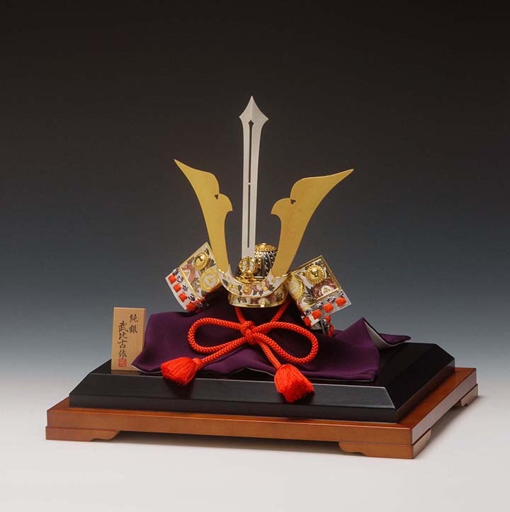 武比古 純銀 兜 剣付 1号 | 銀製品,純銀製置物,兜 | 森銀器製作所公式