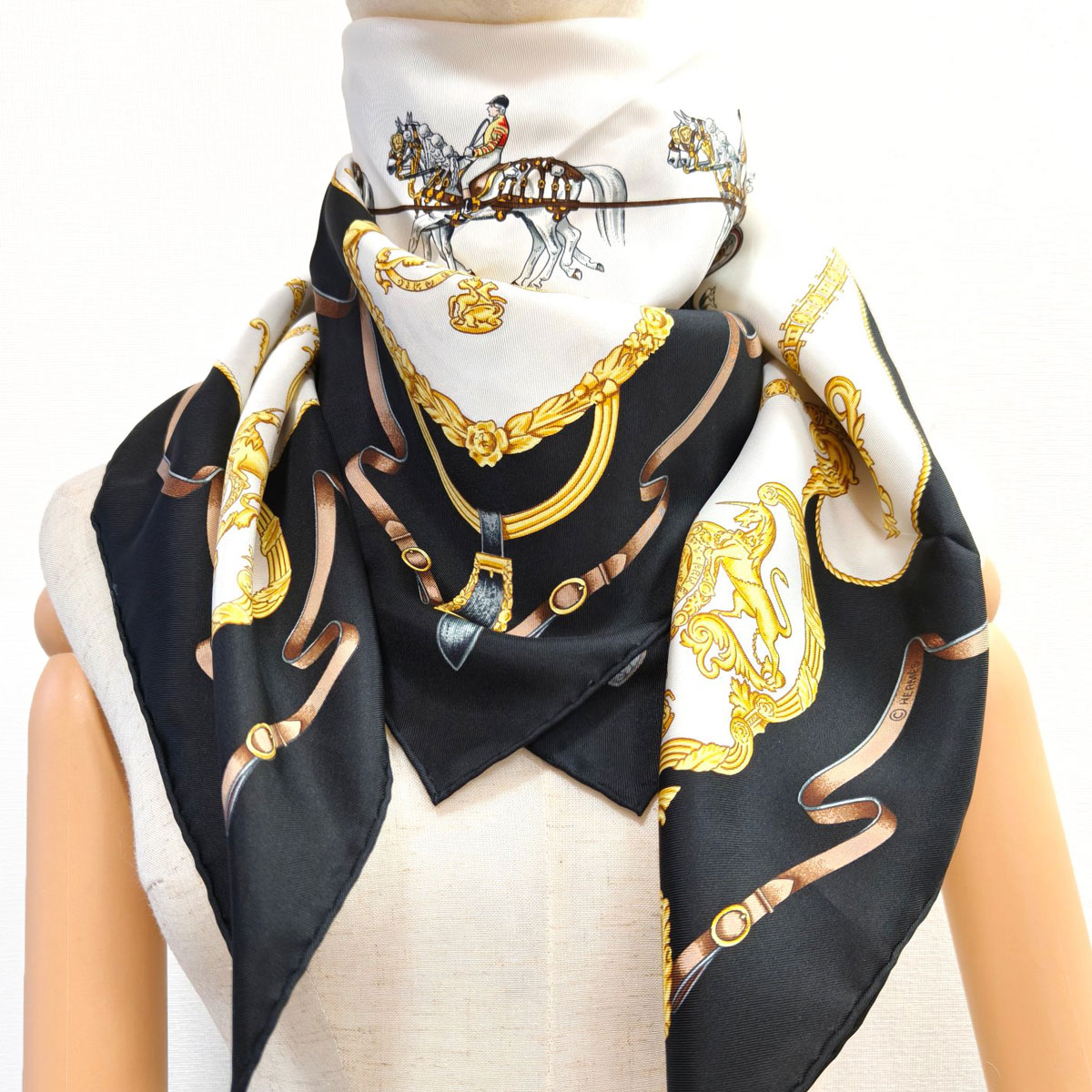 HERMES エルメス スカーフ カレ90 THE ROYAL MEWS《王室の馬小屋