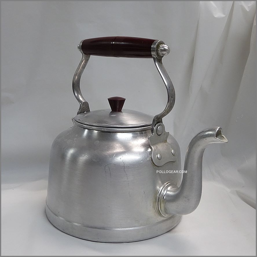 1900年代後半のビンテージ品　小型のAmerican camper鋳鉄製ケトル ワグナーウェア ビンテージ 鋳鉄製 ティーケトル ポット キャスト