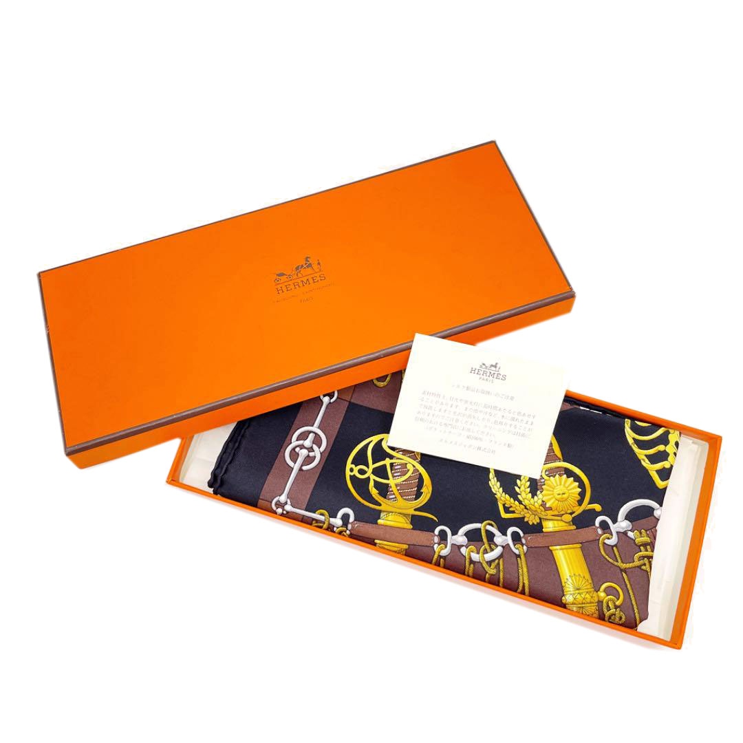 HERMES エルメス スカーフ カレ45 『CLIQUETIS（剣柄）』シルク