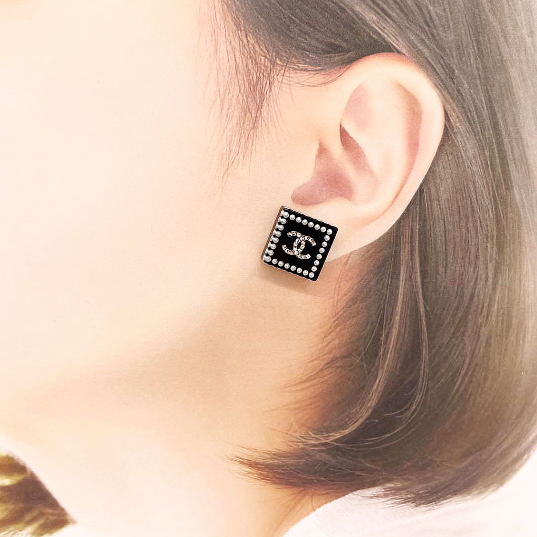 CHANEL シャネル スクエアピアス ココマーク プラスチック ブラック