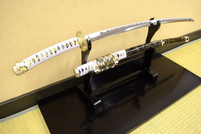 陣太刀 金雲鞘太刀拵え 中級模造刀仕様 刀袋付｜【公式】模造刀・居合