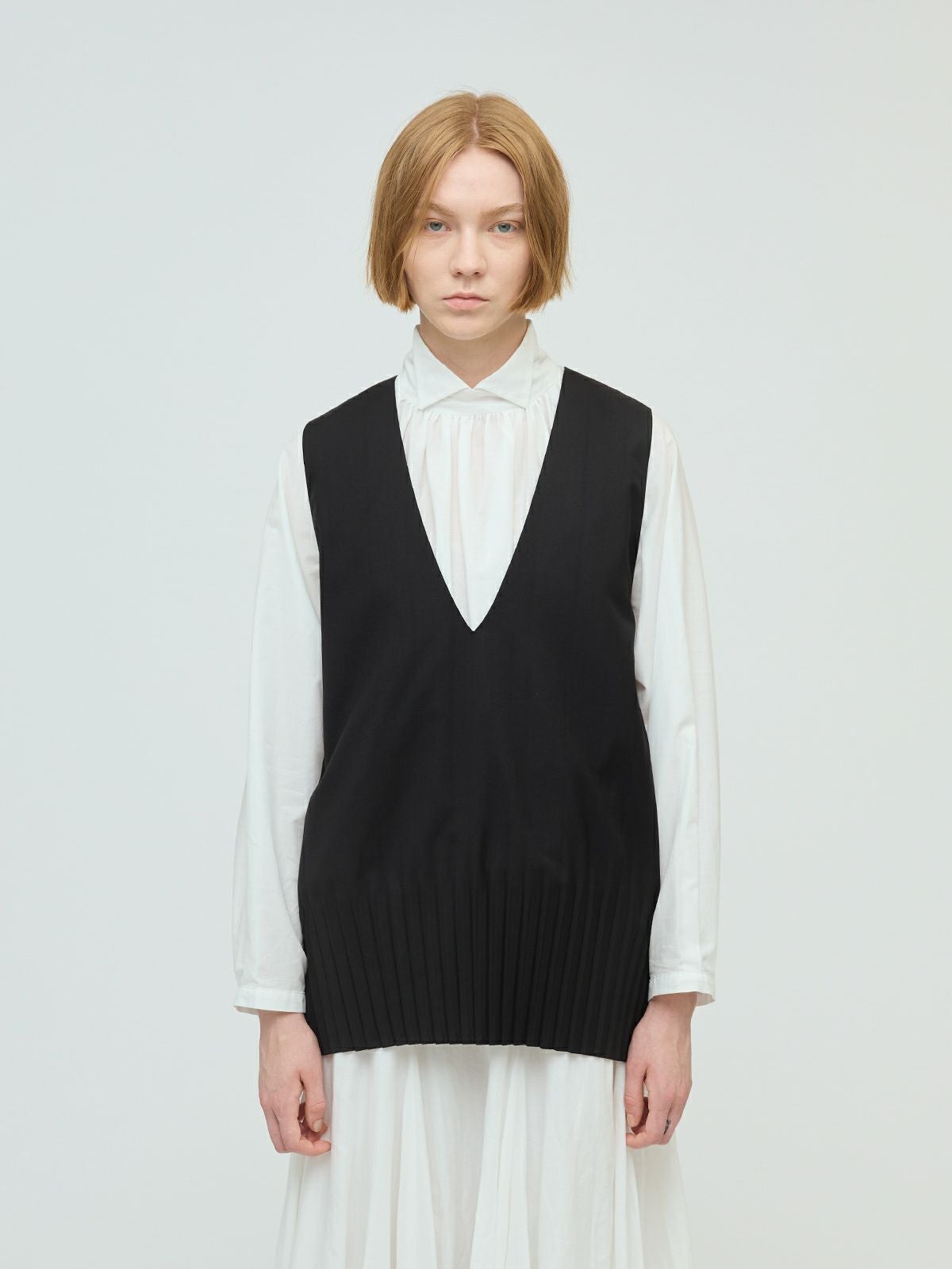 mizuiro ind へアリーVネックベスト｜ MARcourt ONLINE STORE