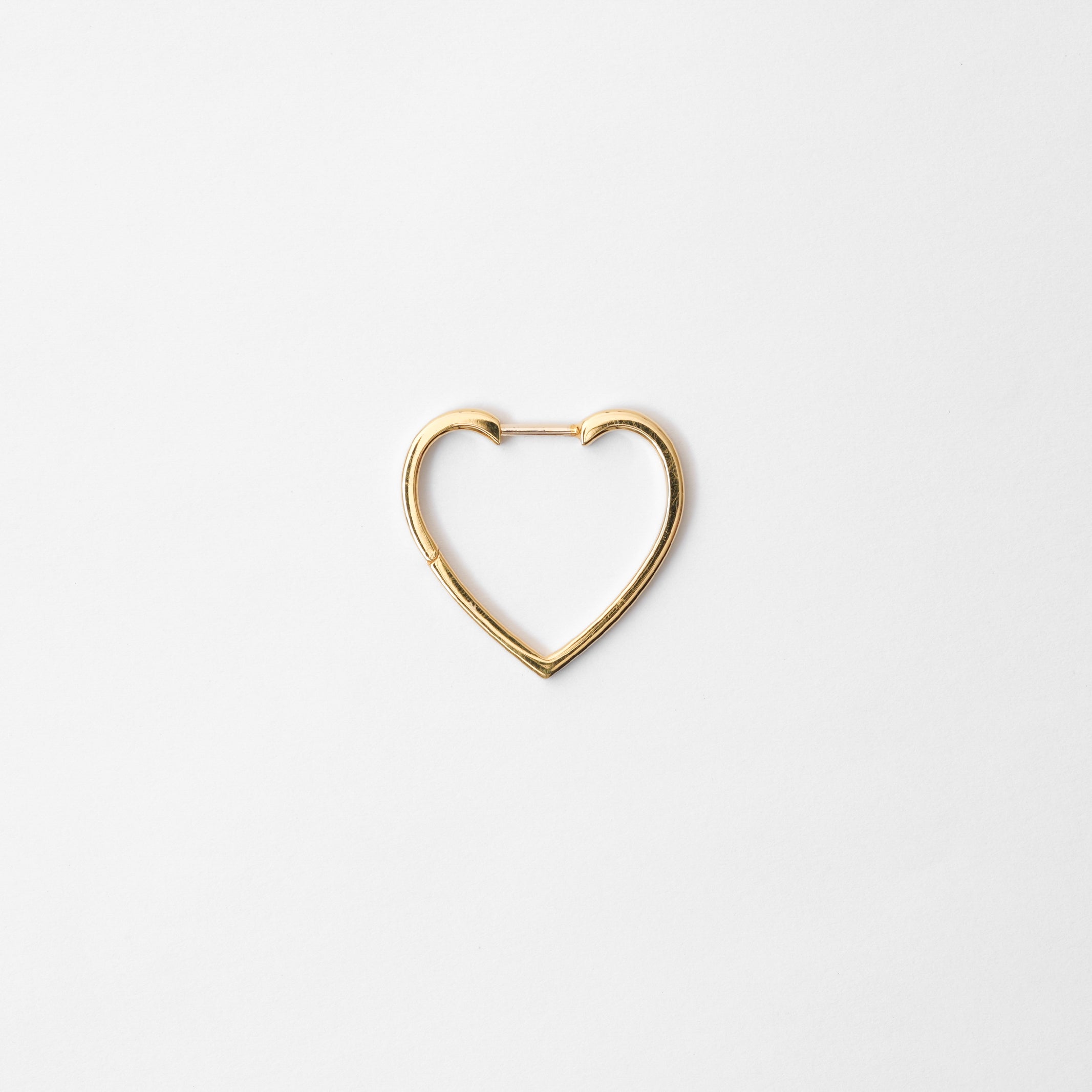 Hoop heart pierced earring (small / gold) – MAYU online store