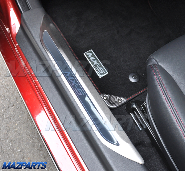 NDロードスター用新商品！海外マツダ純正MX-5ロゴ入りスカッフプレート