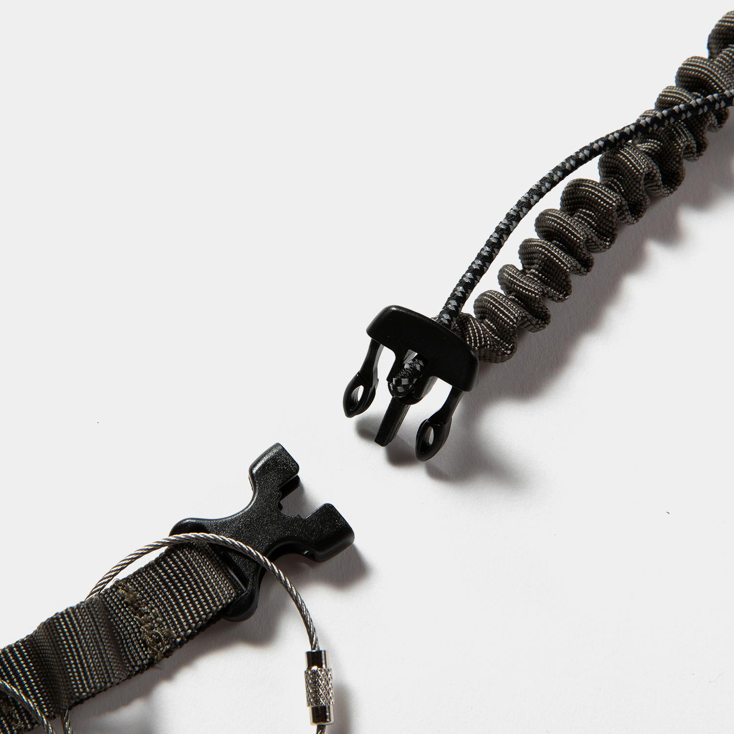Bungee Leash Neck Strap / Khaki | meanswhile