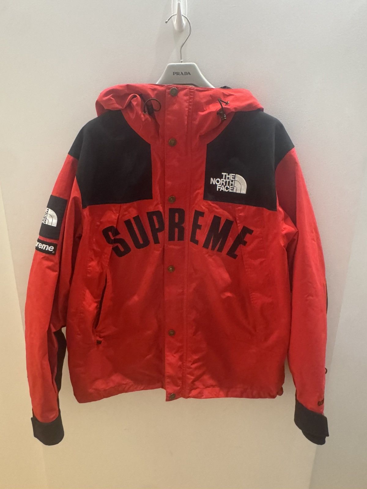 Supreme × The North Face Supreme TNF Arc Logo Mountain Parka Red