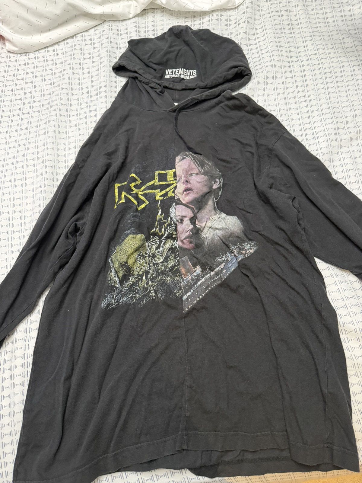 Vetements AW17 Vetements Titanic K-hole Split Logo Tshirt Hoodie